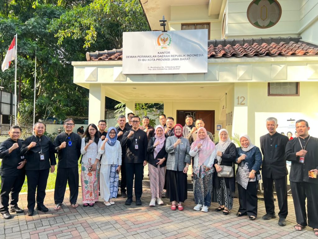 Agita Nurfianti mendorong kepastian status PPPK pendidikan dan kesehatan untuk menjaga kualitas pelayanan publik di Jawa Barat.