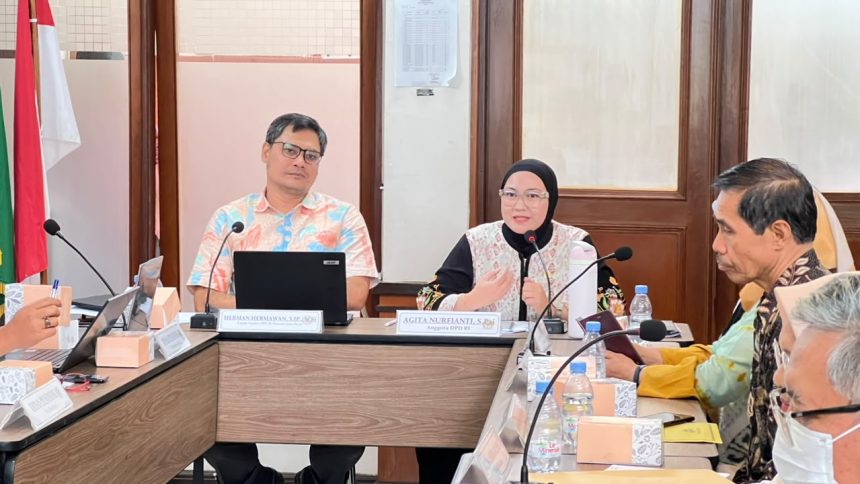 Agita Nurfianti mendorong penyempurnaan SPMB agar lebih adil, transparan, responsif, dan mampu menjamin pemerataan mutu pendidikan di Jawa Barat.
